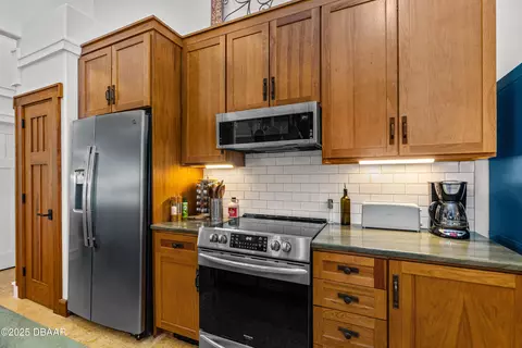 Kitchen - 3751 Carrick Dr, Ormond Beach, FL 32174 photo 4 of 6