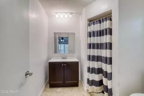 Bath - 45 Nightingale Ln, Ormond Beach, FL 32174 photo 1 of 2