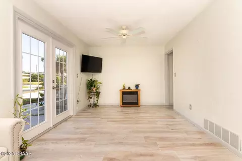 Living - 26 Sunny Beach Dr, Ormond Beach, FL 32176 photo 5 of 6