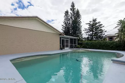 Exterior - 26 Sunny Beach Dr, Ormond Beach, FL 32176 photo 5 of 9