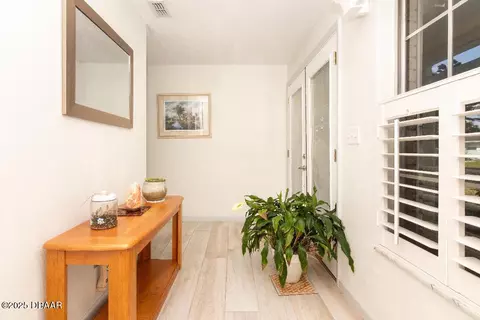 Entry Way - 26 Sunny Beach Dr, Ormond Beach, FL 32176 photo 2 of 3
