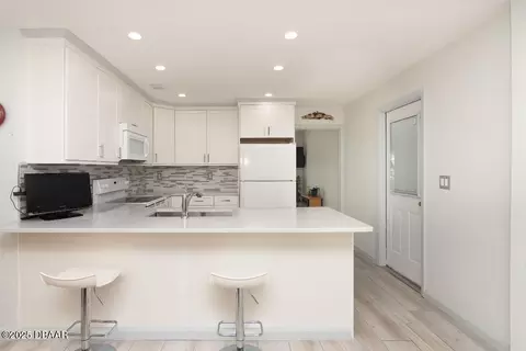 Kitchen - 26 Sunny Beach Dr, Ormond Beach, FL 32176 photo 3 of 3