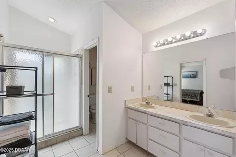 Bath - 6516 Moonshell Ct, Orlando, FL 32819 photo 1 of 3