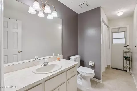 Bath - 6516 Moonshell Ct, Orlando, FL 32819 photo 3 of 3