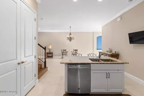 Kitchen - 76 Longridge Ln, Ormond Beach, FL 32174 photo 4 of 6