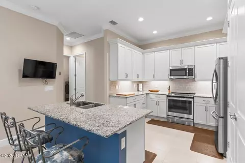 Kitchen - 76 Longridge Ln, Ormond Beach, FL 32174 photo 6 of 6