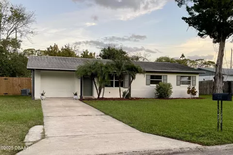 548 Peacock Rd, Holly Hill, FL 32117