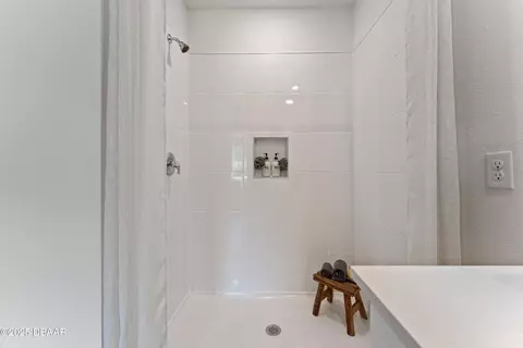 Bath - 1619 Houmas St, Ormond Beach, FL 32174 photo 2 of 4