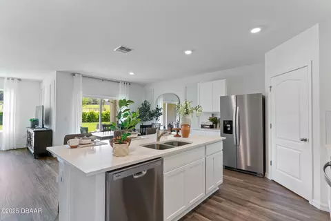 Kitchen - 1619 Houmas St, Ormond Beach, FL 32174 photo 1 of 7