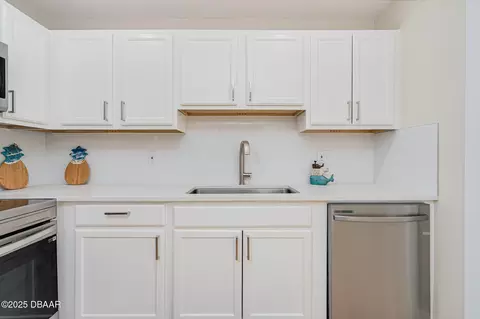 Kitchen - 8 Hibiscus Dr, Ormond Beach, FL 32176 photo 2 of 4