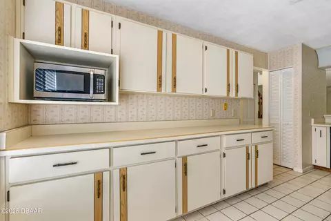 Kitchen - 140 Limewood Pl, Ormond Beach, FL 32174 photo 3 of 4