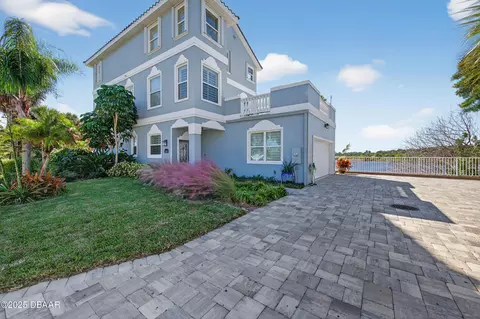 Exterior - 2302 John Anderson Dr, Ormond Beach, FL 32176 photo 4 of 9