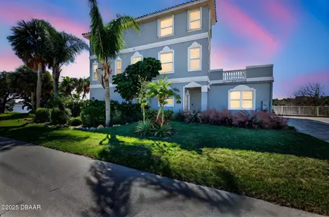 Exterior - 2302 John Anderson Dr, Ormond Beach, FL 32176 photo 2 of 9
