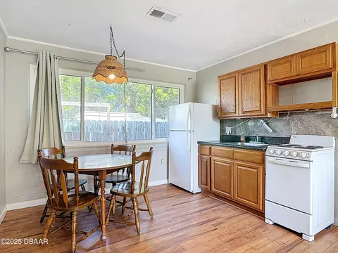 Kitchen - 11 Ponce De Leon Dr, Ormond Beach, FL 32176 photo 5 of 7