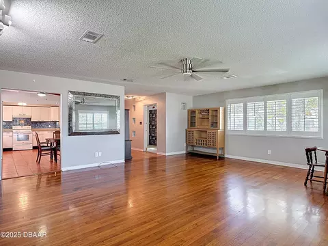 Living - 11 Ponce De Leon Dr, Ormond Beach, FL 32176 photo 4 of 7