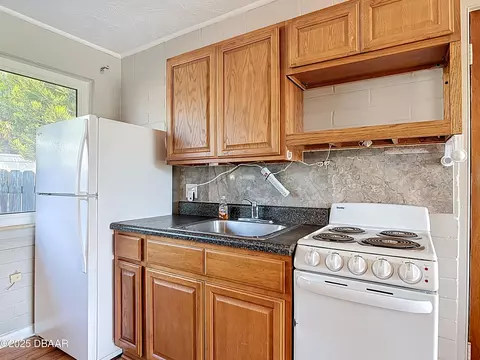 Kitchen - 11 Ponce De Leon Dr, Ormond Beach, FL 32176 photo 6 of 7