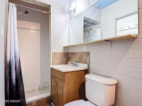 Bath - 11 Ponce De Leon Dr, Ormond Beach, FL 32176 photo 5 of 5
