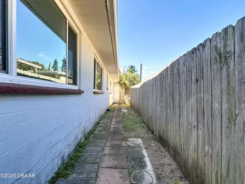 Exterior - 11 Ponce De Leon Dr, Ormond Beach, FL 32176 photo 6 of 7