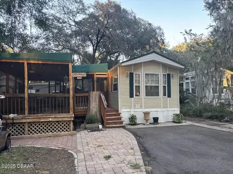 25293 NE 139th Ln, Salt Springs, FL 32134