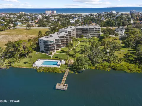 944 S Peninsula Dr, Daytona Beach, FL 32118