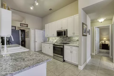 Kitchen - 199 Black Hickory Way, Ormond Beach, FL 32174 photo 4 of 6