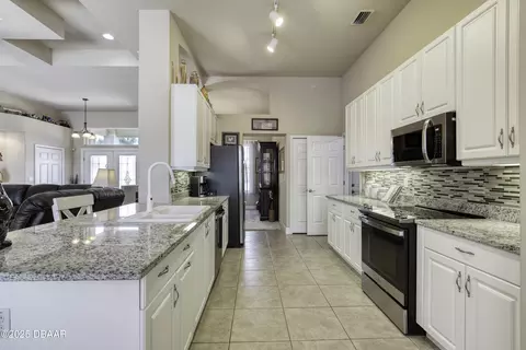 Kitchen - 199 Black Hickory Way, Ormond Beach, FL 32174 photo 5 of 6