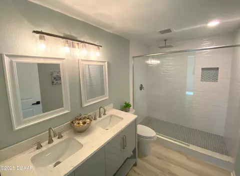 Bath - 102 University Cir, Ormond Beach, FL 32176 photo 1 of 5