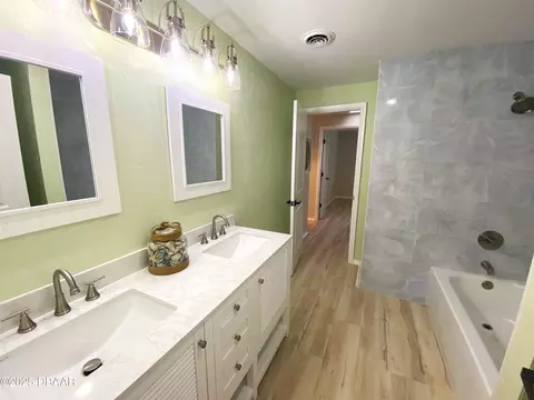 Bath - 102 University Cir, Ormond Beach, FL 32176 photo 4 of 5