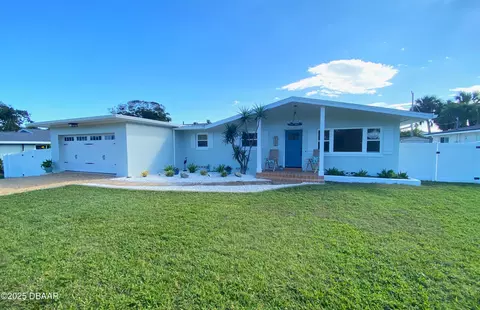 Exterior - 102 University Cir, Ormond Beach, FL 32176 photo 1 of 7