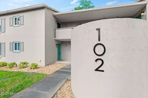 102 Bob White Ct, Daytona Beach, FL 32119