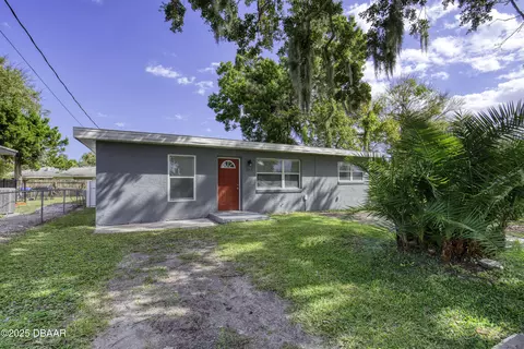 843 Niles St, Daytona Beach, FL 32114