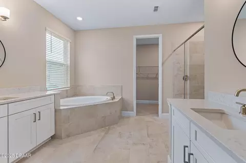 Bath - 1312 Arklow Cir, Ormond Beach, FL 32174 photo 1 of 10