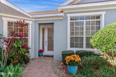 120 Bauer Cir, Daytona Beach, FL 32124