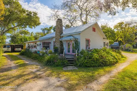 718 Riverside Dr, Holly Hill, FL 32117