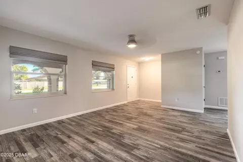 Living - 507 Laurel Dr, Ormond Beach, FL 32174 photo 1 of 6