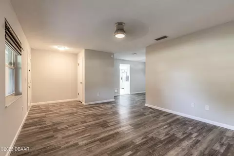 Living - 507 Laurel Dr, Ormond Beach, FL 32174 photo 2 of 6