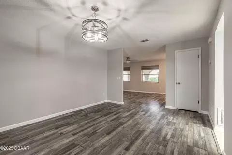 Living - 507 Laurel Dr, Ormond Beach, FL 32174 photo 6 of 6