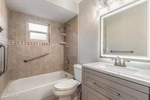 Bath - 507 Laurel Dr, Ormond Beach, FL 32174 photo 2 of 2