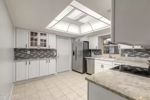 Kitchen - 507 Laurel Dr, Ormond Beach, FL 32174 photo 1 of 3