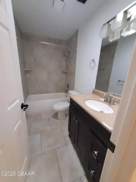 Bath - 471 Hammock Ln, Ormond Beach, FL 32174 photo 3 of 4