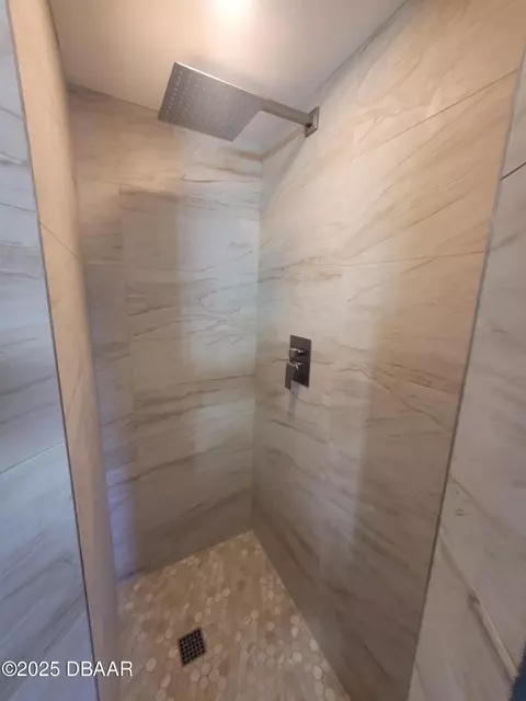 Bath - 471 Hammock Ln, Ormond Beach, FL 32174 photo 2 of 4