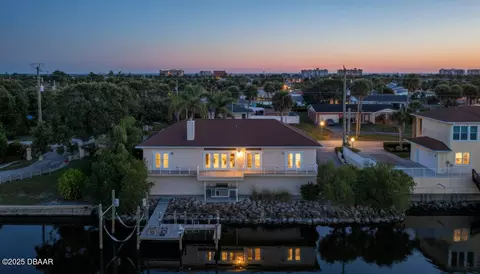 View/Area - 2384 John Anderson Dr, Ormond Beach, FL 32176 photo 2 of 32