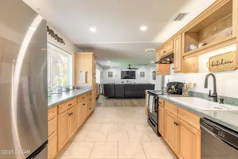 1804 Mango Tree Dr, Edgewater, FL 32132 photo 11