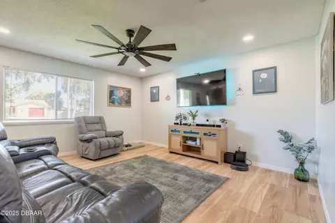 1804 Mango Tree Dr, Edgewater, FL 32132 photo 9