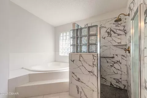 Bath - 21 Meadow Ridge Vw, Ormond Beach, FL 32174 photo 2 of 3