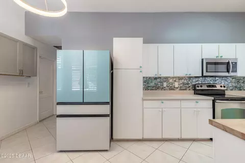Kitchen - 21 Meadow Ridge Vw, Ormond Beach, FL 32174 photo 2 of 4