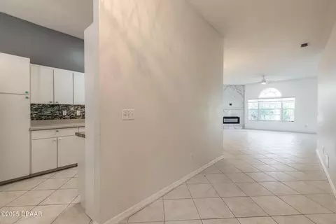 Entry Way - 21 Meadow Ridge Vw, Ormond Beach, FL 32174 photo 2 of 4