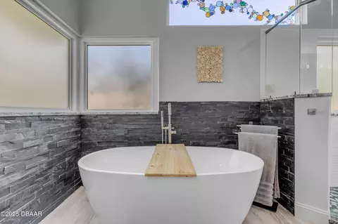 Bath - 52 Cambridge Trce, Ormond Beach, FL 32174 photo 6 of 8