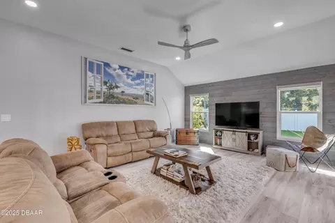 Living - 52 Cambridge Trce, Ormond Beach, FL 32174 photo 4 of 4