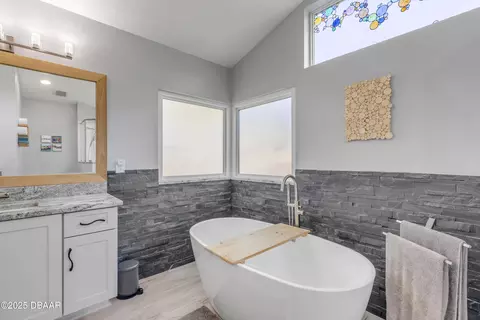 Bath - 52 Cambridge Trce, Ormond Beach, FL 32174 photo 5 of 8